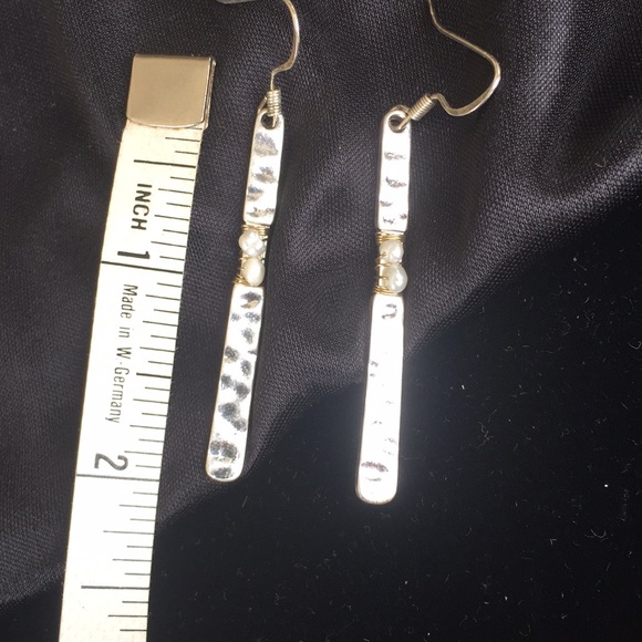 Artisan created; Stunning Silver & pearl earrings - Picture 1 of 2